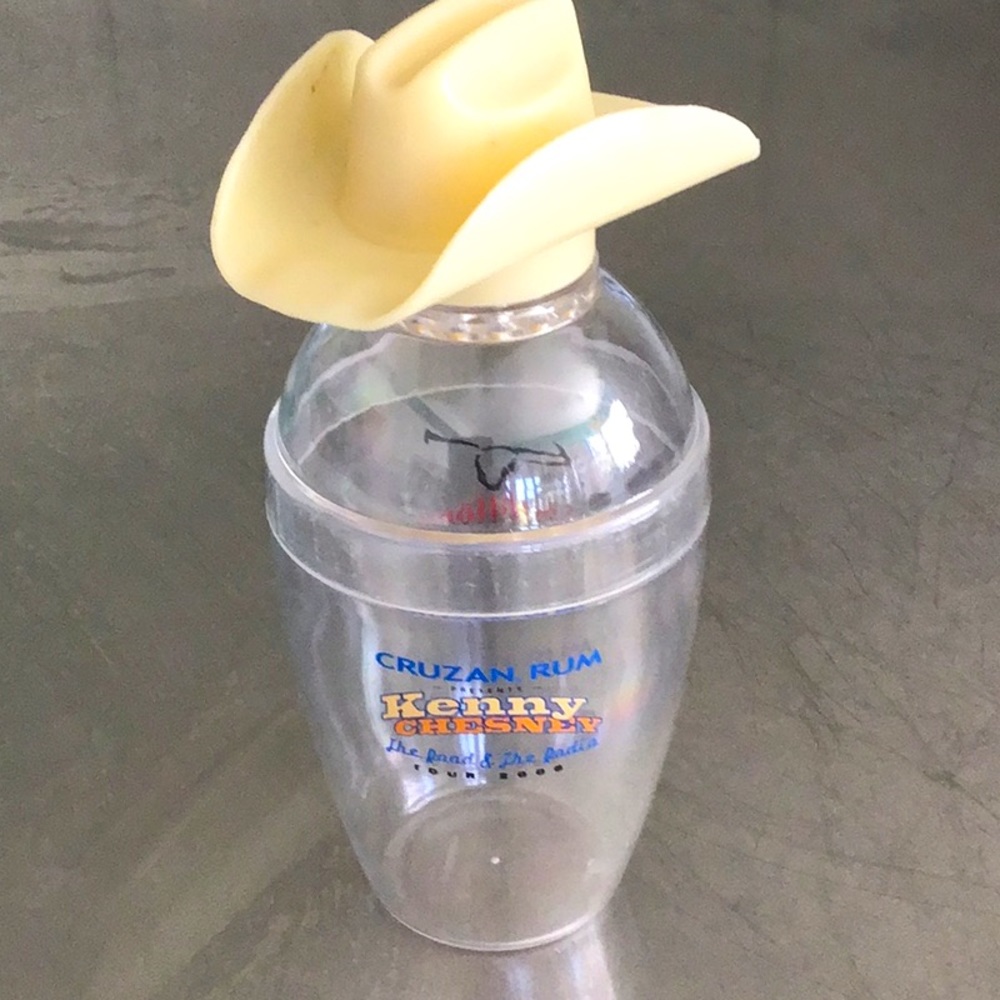 Kenny Chesney Road & the Radio 2006 Tour shaker